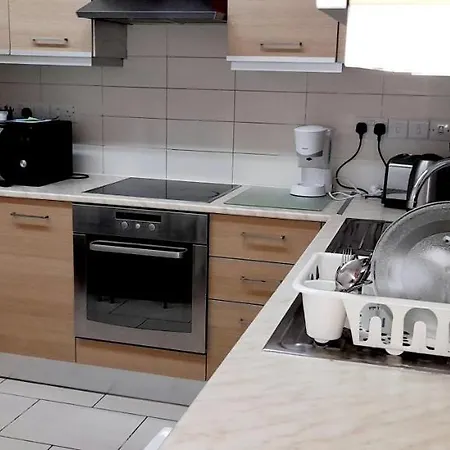 Sleeps 6 With Ensuite * Nicosia