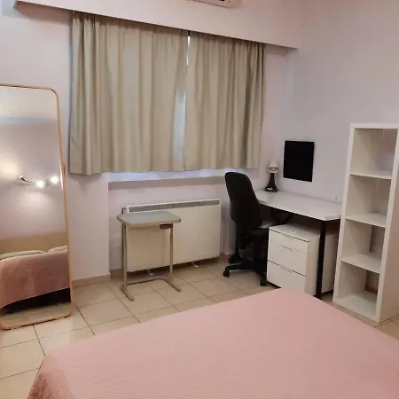 Sleeps 6 With Ensuite * Nicosia