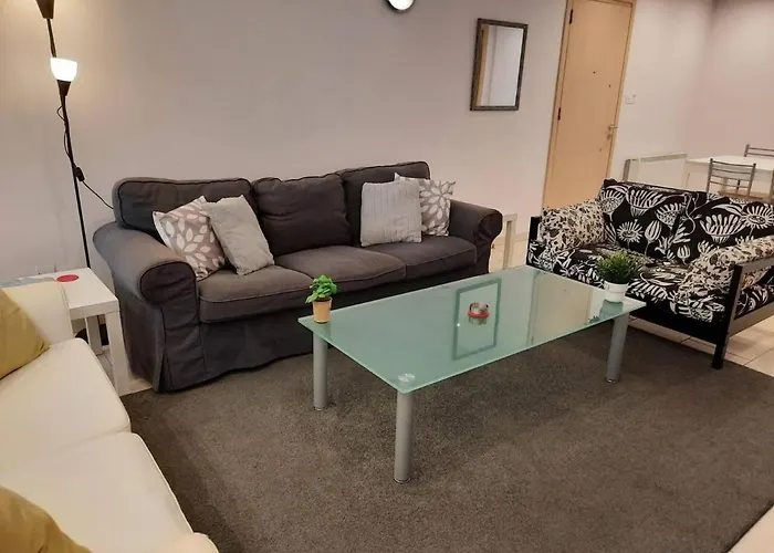 Sleeps 6 With Ensuite Λευκωσία