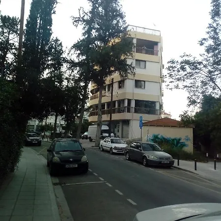 Lovely 3 Bedroom In Center