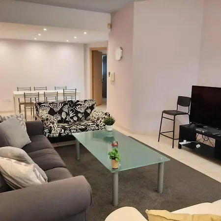 Lovely 3 Bedroom In Center Apartment Nicosia