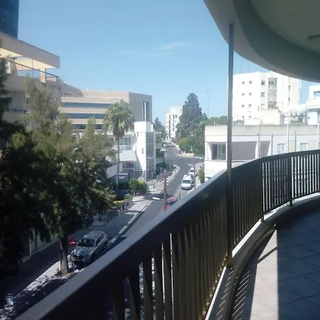 Lovely 3 Bedroom In Center *