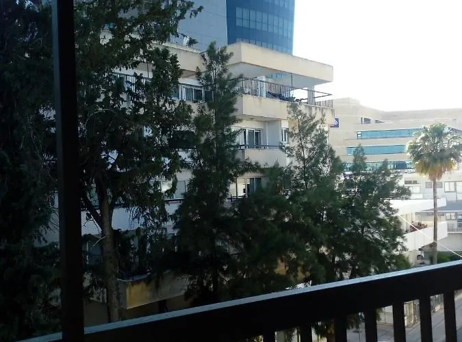 Sleeps 6 With Ensuite Appartement Nicosia