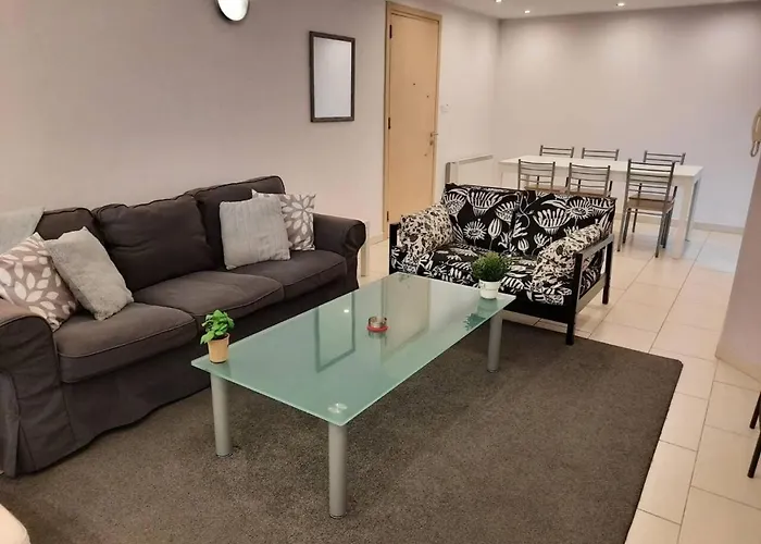 Sleeps 6 With Ensuite * Nicosia