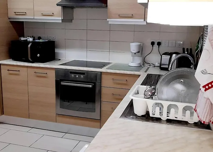 Sleeps 6 With Ensuite Nicosia