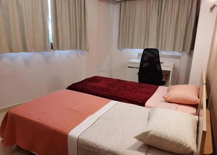 Apartment Sleeps 6 With Ensuite Nicosia