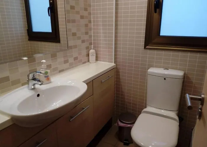 Sleeps 6 With Ensuite Apartment Nicosia