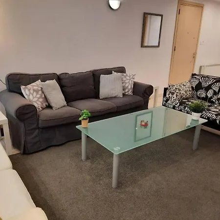 Sleeps 6 With Ensuite Nicosia